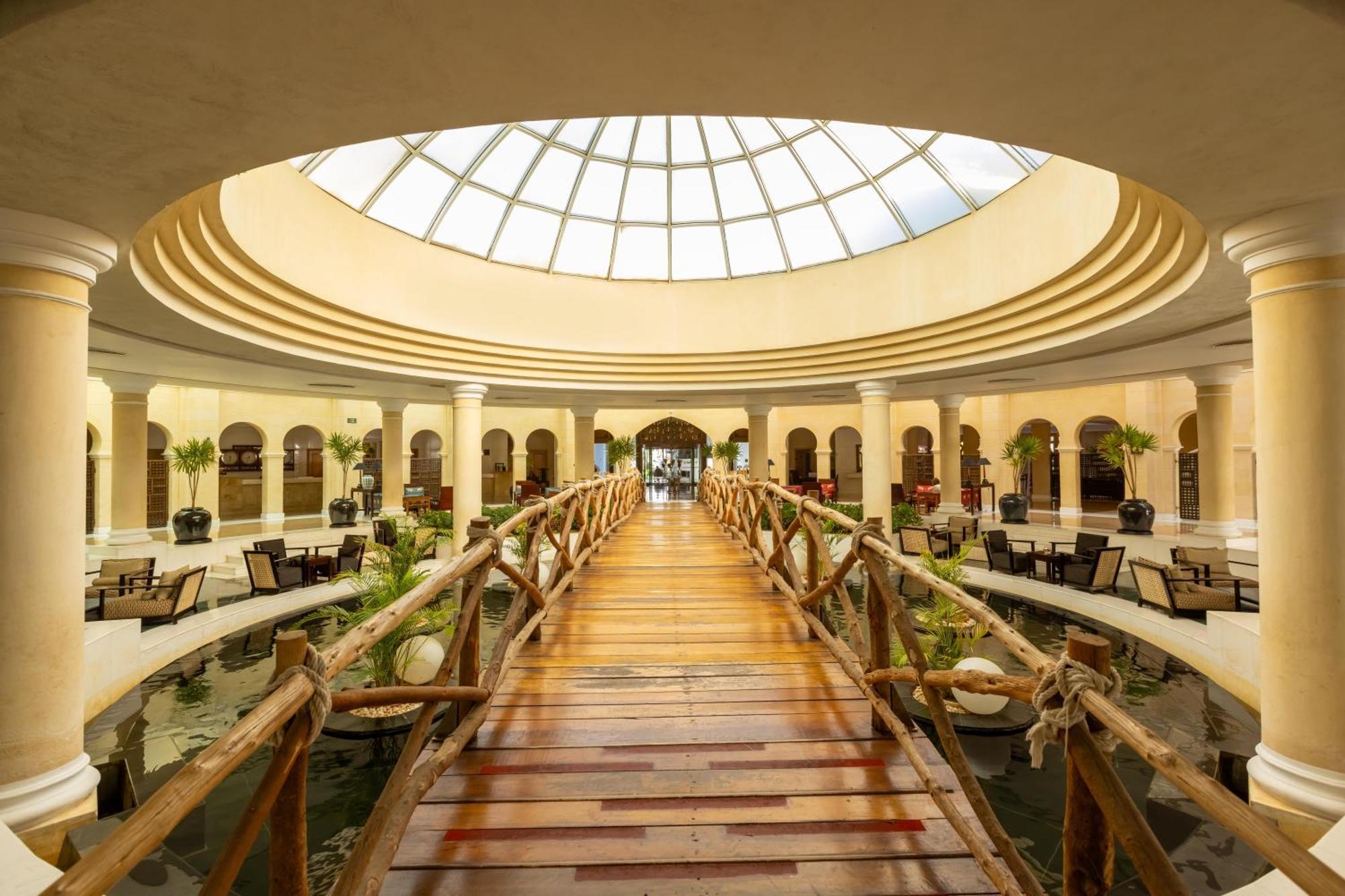 萨沃伊沙姆沙伊赫酒店 外观 照片 The lobby of the hotel